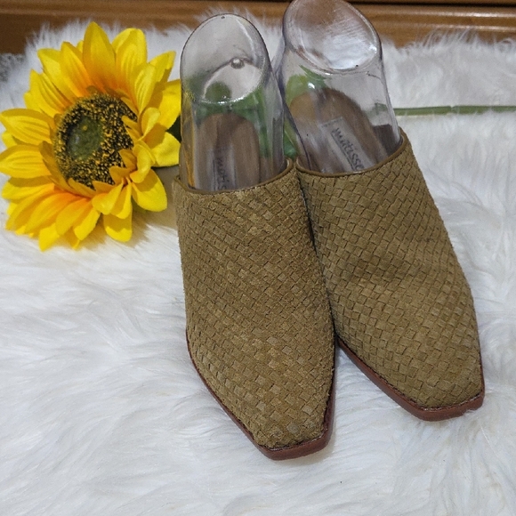 Matisse Shoes - Matisse Tan Genuine Suede Mules with Textured Design